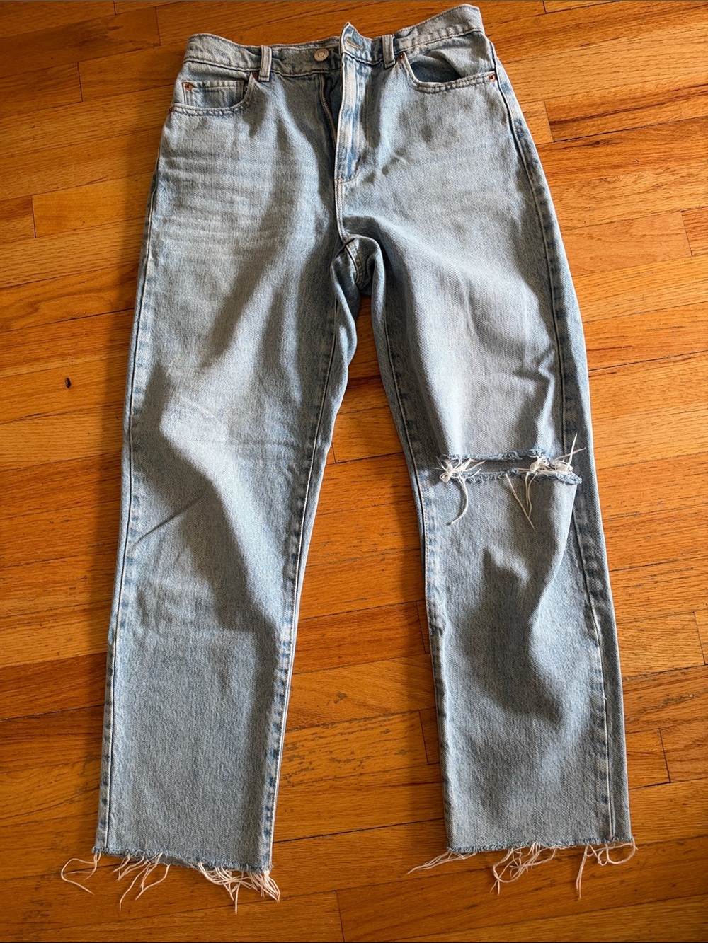 Garage Light Blue Straight-Leg Jeans with Distressed Knee